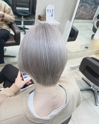 ミディアム 前田 菜奈子のヘアスタイル