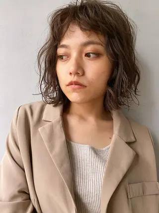 ミディアム カラー パーマ ヘアアレンジ メンズ キッズ ネイル マツエク・マツパ インナーカラー/ KANAのヘアスタイル
