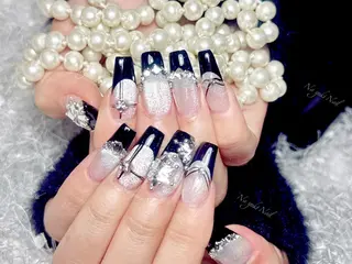 ネイル 🦋 Queenieのネイルデザイン