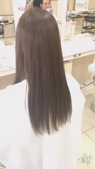 ロング カラー 山内 佐江子のヘアスタイル