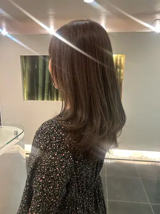 ロング カラー ヘアアレンジ チーフデザイナー 若林 麻衣のヘアスタイル