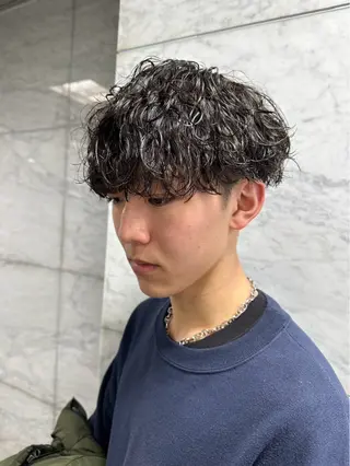 パーマ メンズ フェザーパーマメンズ ピンパーマ京都駅前のヘアスタイル