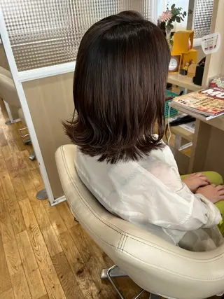 セミロング カラー 鈴木 結のヘアスタイル