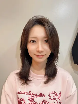 セミロング パーソナルカラー lapiax阿部のヘアスタイル