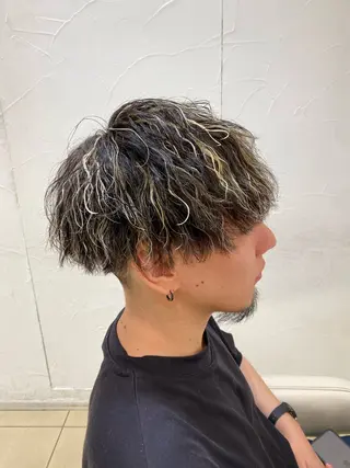 ショート カラー パーマ メンズ メンズ特化型美容師 栗山勇人のヘアスタイル