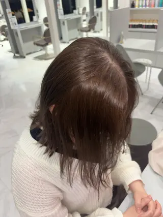 カラー 大岡 芽依のヘアスタイル
