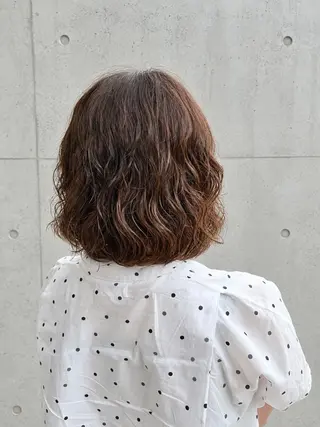 ミディアム パーマ ERINA🐸垢抜け ミディアム／レイヤーのヘアスタイル