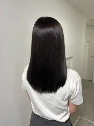 セミロング カラー 韓国レイヤー透明感 艶カラー美髪縮毛矯正のヘアスタイル