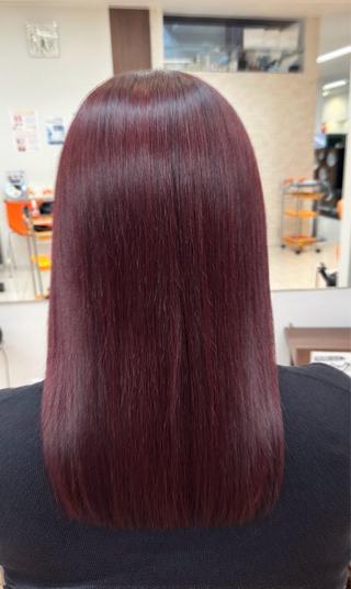 セミロング 吉田 亜衣のヘアスタイル