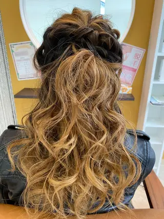 ミディアム ヘアアレンジ 俵石 梨沙のヘアスタイル