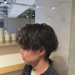 ミディアム パーマ 楠見 綾太郎のヘアスタイル
