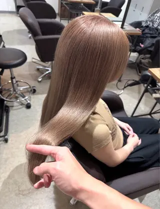 ミディアム カラー 🌙似合わせカット ⭐️ハイトーンボブのヘアスタイル