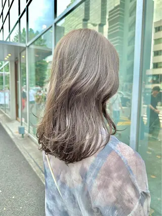 カラー 透明感ベージュ🤎 manami👒🌿のヘアスタイル