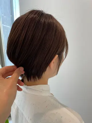 ショート カラー moi Blanc/ Aoyagiのヘアスタイル