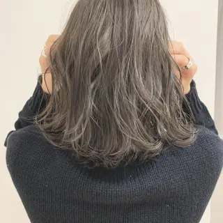 ミディアム カラー マツエク・マツパ ハイトーンボブ 前田 表参道　グレージュのヘアスタイル
