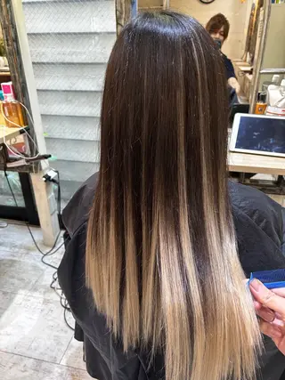 ロング カラー 佐伯 りょうのヘアスタイル