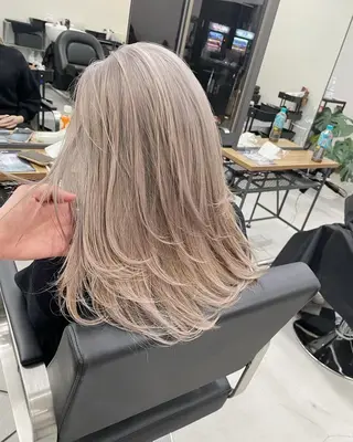 パーマ ロング カラー ヘアアレンジ ネイル マツエク・マツパ アイブロウ カラー特化サロン大阪 ルービック江坂/新城のヘアスタイル