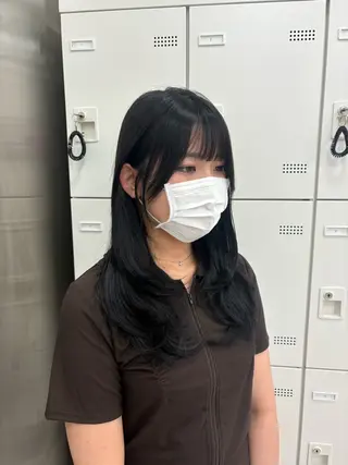 セミロング カラー 抜け感レイヤー︴ ニュアンスカラーのヘアスタイル