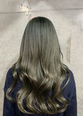 ロング もにか🌞原宿/渋谷 🌝ブリーチカラーのヘアスタイル