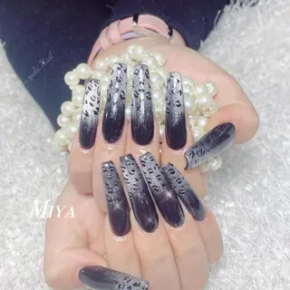 ネイル 🦋 Queenieのネイルデザイン