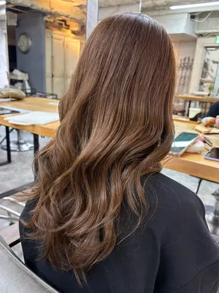 ロング シモイケ ルアのヘアスタイル