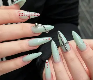ネイル Pure&Rich Nailのネイルデザイン