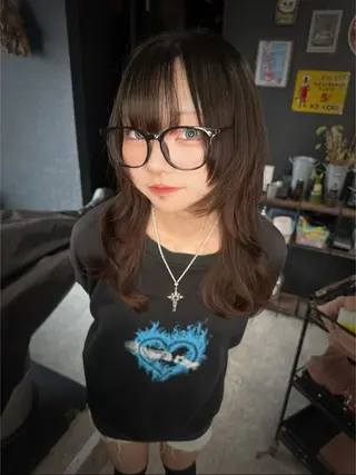 セミロング TAIRA横浜ウルフ 🐺デザインカラーのヘアスタイル