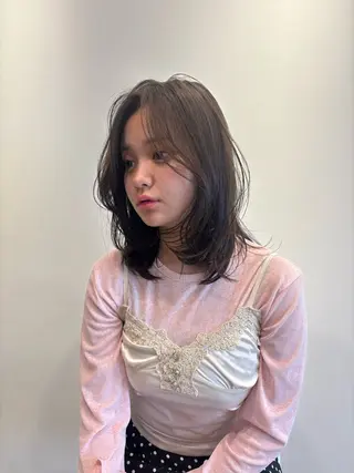 ミディアム KAREN（ému） 伏見/カットモデルのヘアスタイル