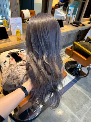 ロング 🩵盛れる顔周り/ 艶カラーemi🩵のヘアスタイル