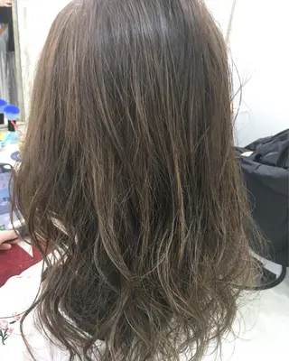 セミロング カラー 髪質改善 中川 翔のヘアスタイル