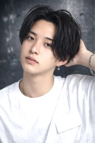ミディアム 及川 翔のヘアスタイル