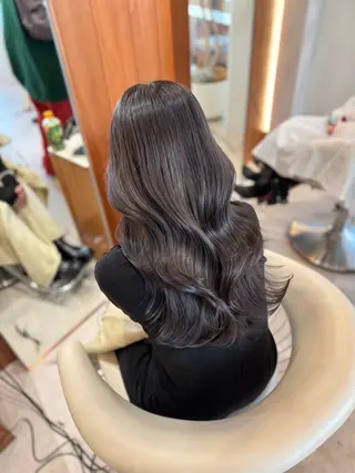 ロング カラー レイヤー似合わせ 透明感カラーりきやのヘアスタイル