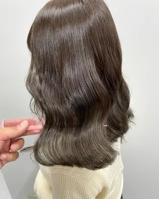ミディアム 柔らかな縮毛矯正 透明感カラー💫のヘアスタイル