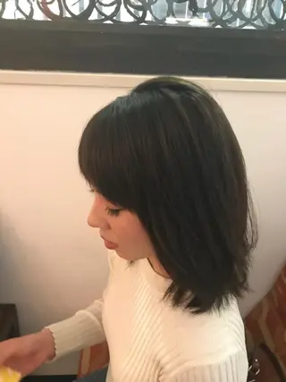 ミディアム カラー 木川 愛子のヘアスタイル