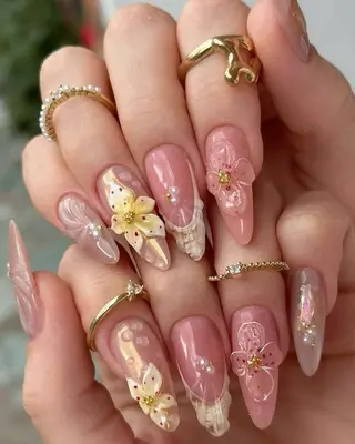 ネイル Blingg NailStudioのネイルデザイン