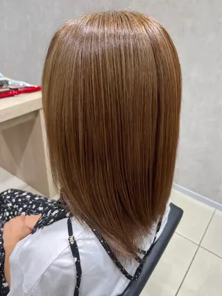 セミロング カラー 巖本 真希のヘアスタイル
