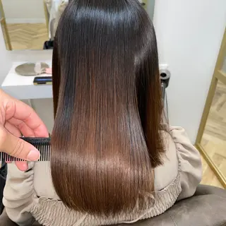 ミディアム カラー 髪質改善特化 ESSENCIAのヘアスタイル