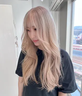 ロング カラー 艶ハイトーン‪‪🔆 ️️️安座間 希のヘアスタイル