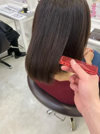 ミディアム 白髪ぼかし、髪質改善 富田隼仁のヘアスタイル