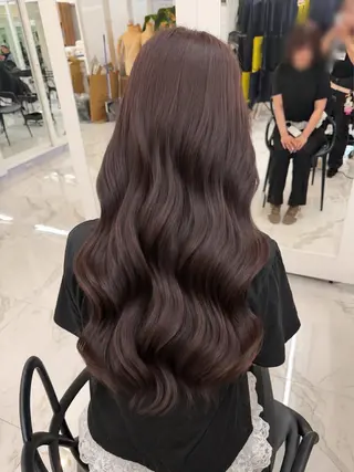 ロング カラー 𝐘𝐮𝐢🩶梅田 束感まつエク♡まつパのヘアスタイル