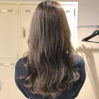 ロング カラー ハイトーン×レイヤー カットTAKUMIのヘアスタイル