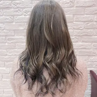 ロング 反橋 聖のヘアスタイル