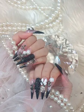 ネイル ベスティオーラ 花香のネイルデザイン