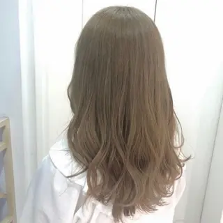 セミロング カラー TRENCH 相澤 果歩のヘアスタイル