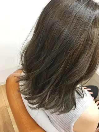 ミディアム カラー noa ノアのヘアスタイル
