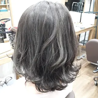 カラー 池内 智哉のヘアスタイル
