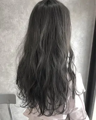 ロング カラー 顔周りレイヤーカット ブリーチminamiのヘアスタイル