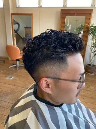 パーマ メンズ タカハシ ユウヤのヘアスタイル