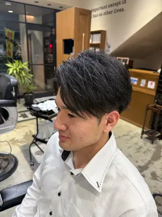 ミディアム メンズ メンズカット、パーマ 特化美容師🌀/高田の眉毛・アイブロウイメージ
