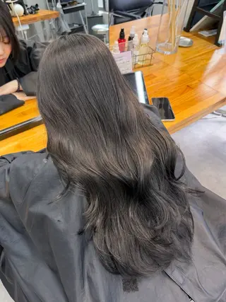 ロング 🧸ダブルカラー モデルmio🧸のヘアスタイル